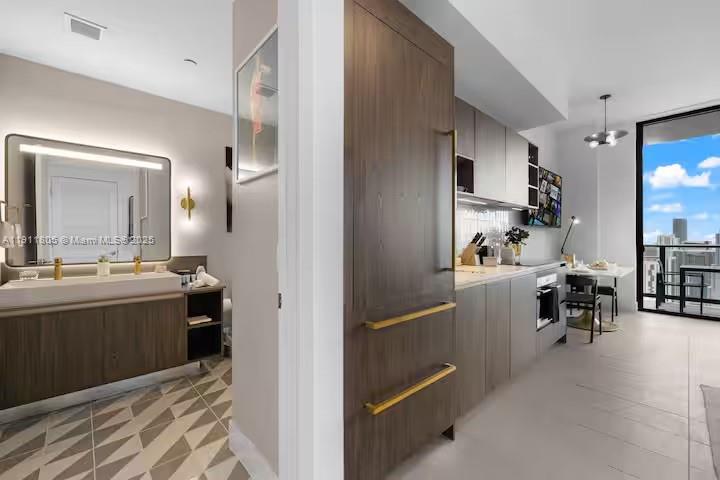 601 NE 1 Ave # 4912 Unit: PH-4912