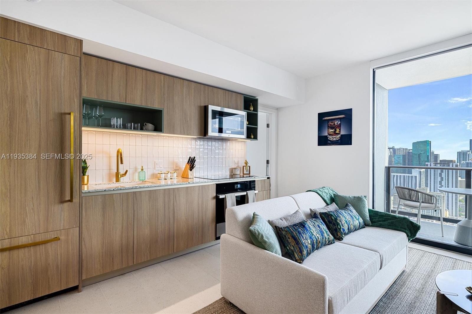 159 NE 6th St # 4305