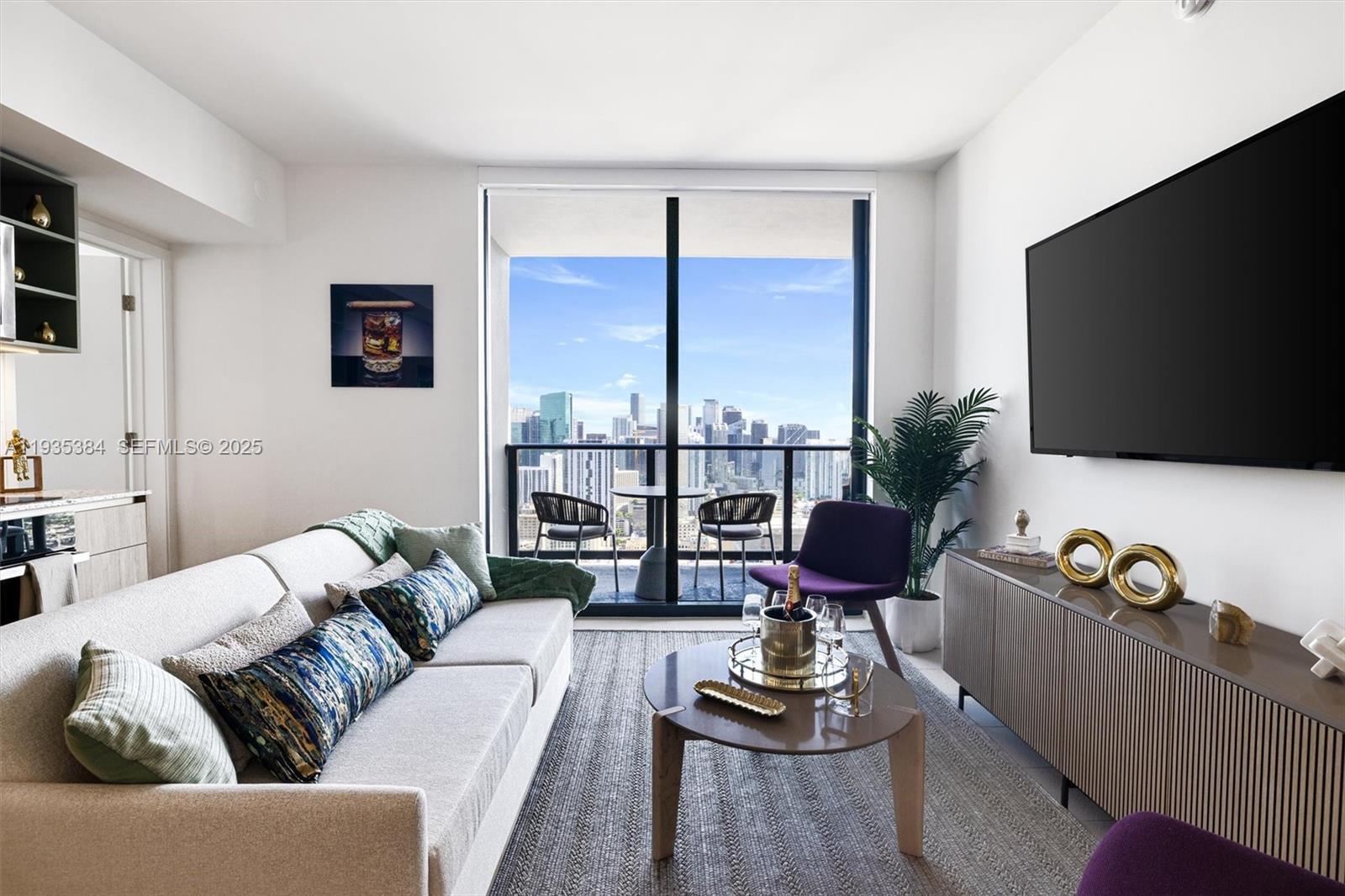 159 NE 6th St # 4305