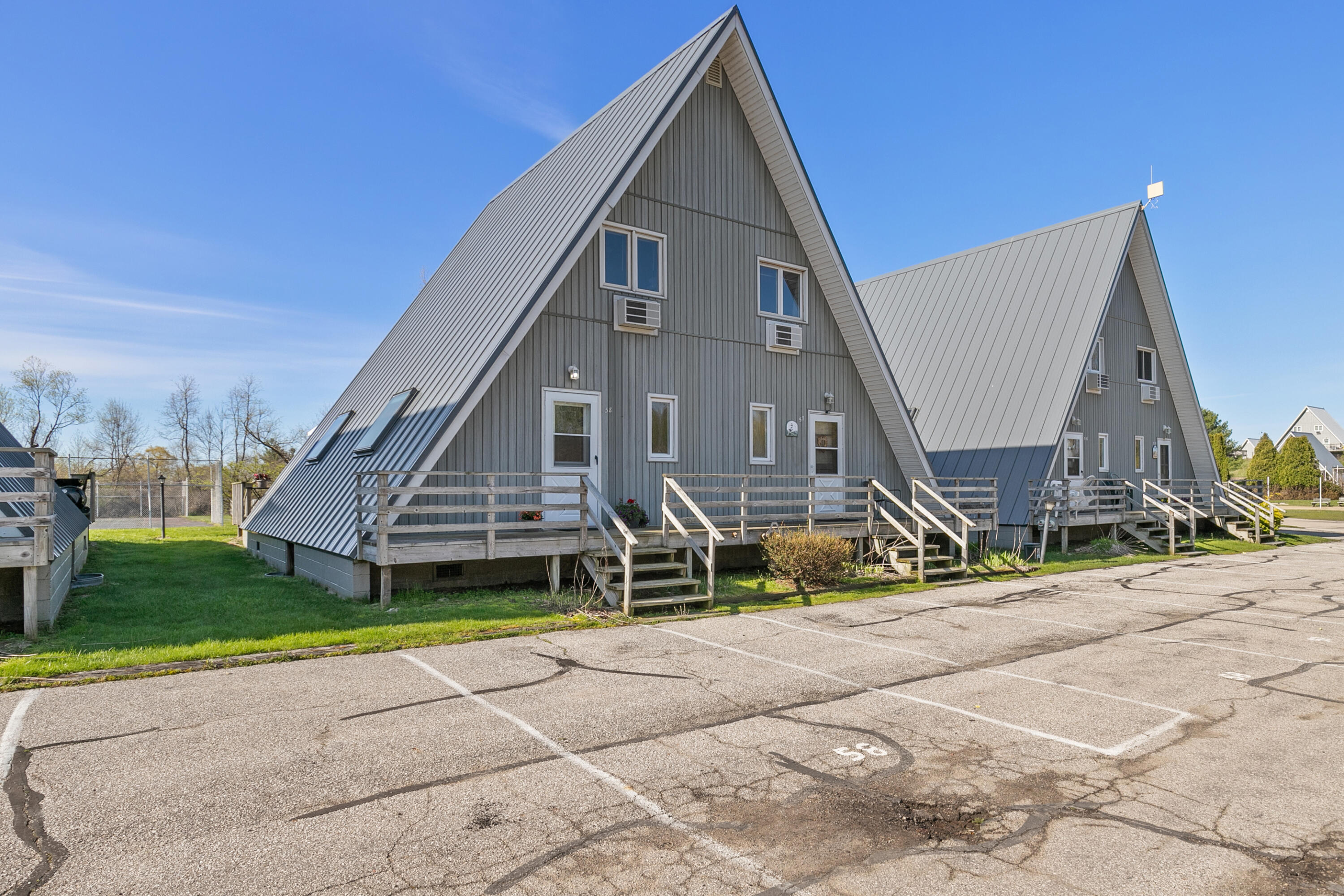 5340 Notre Dame Avenue 58