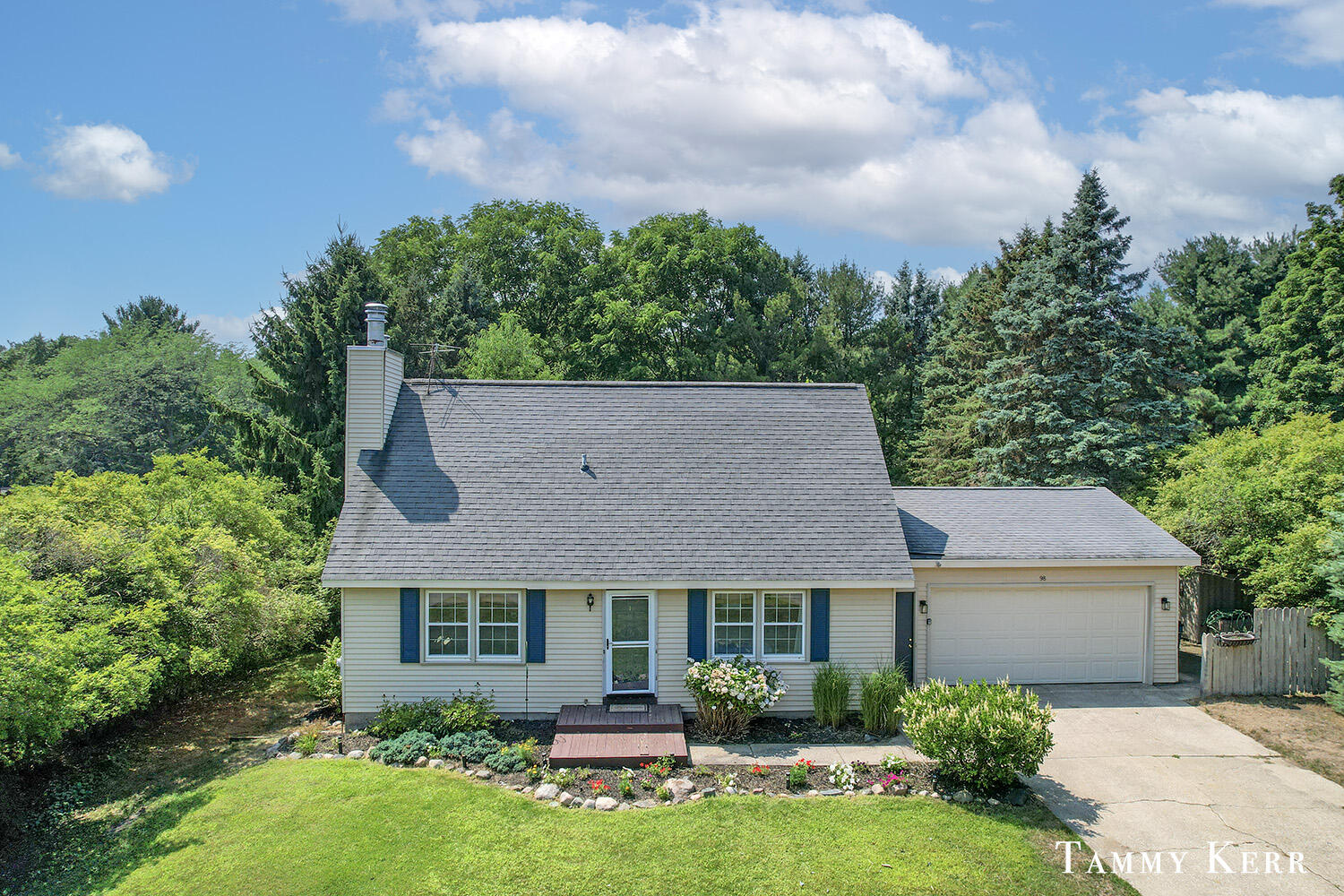 98 Algonquin Avenue