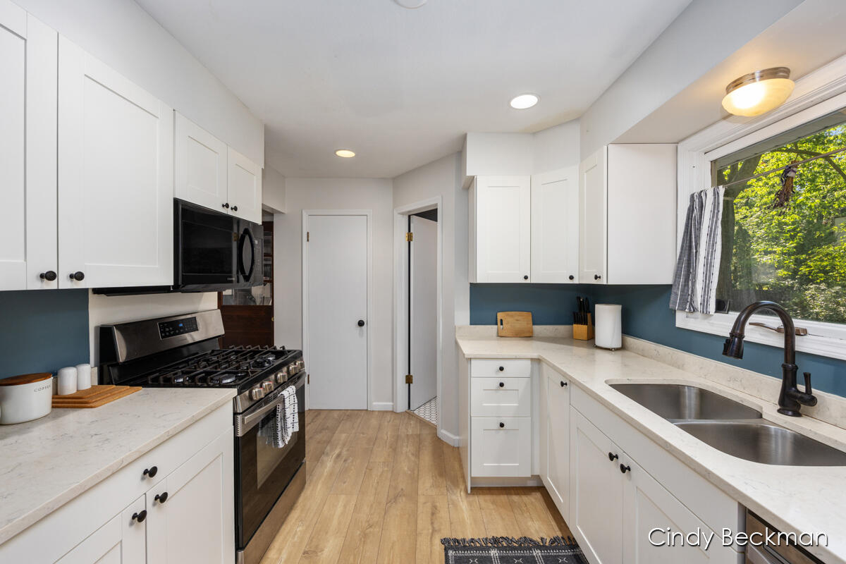 80 S 168th Avenue