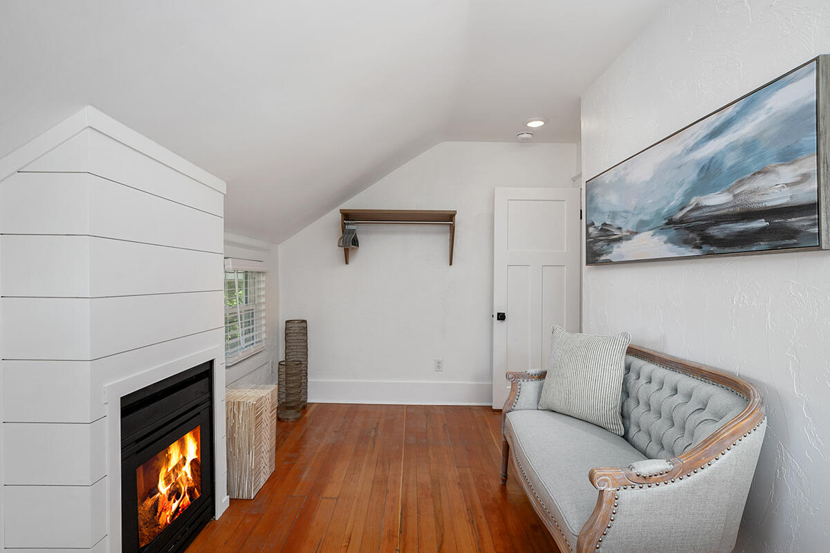787 Lake Street 11