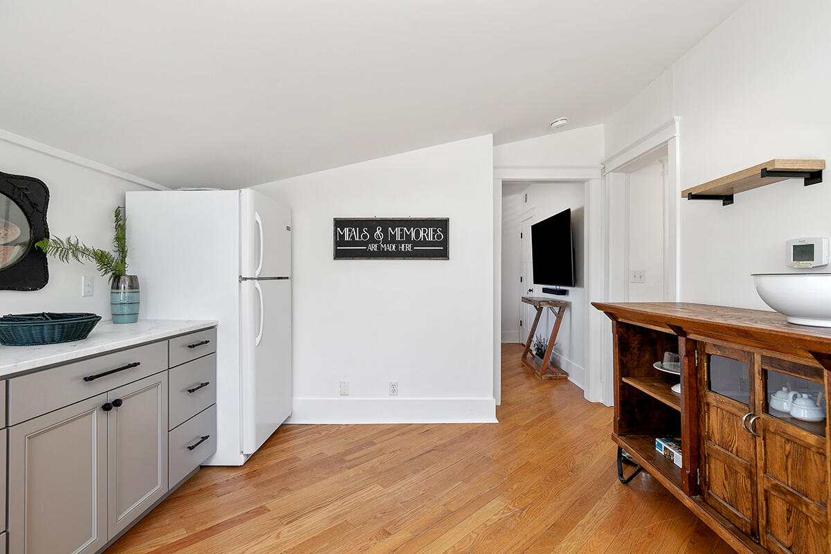 787 Lake Street 11