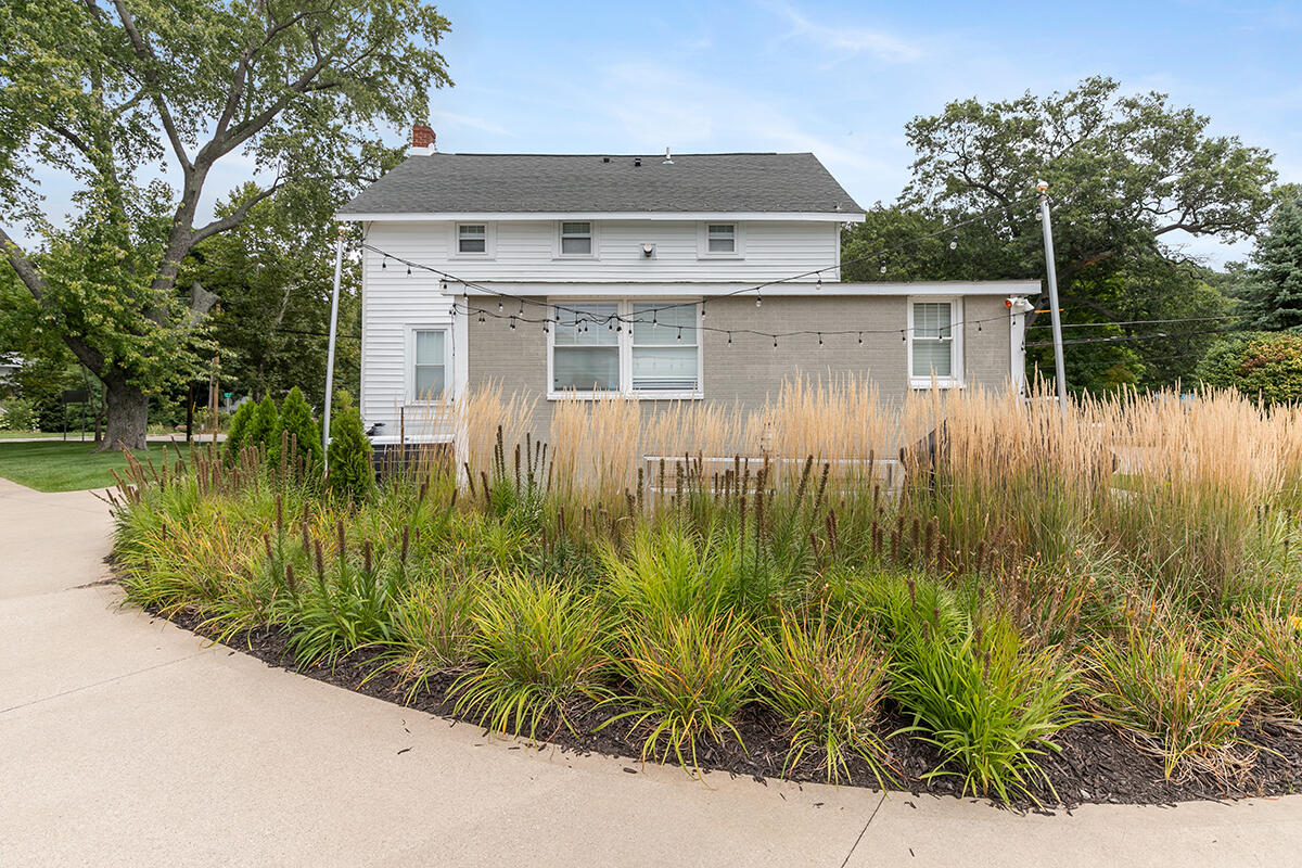 787 Lake Street 11