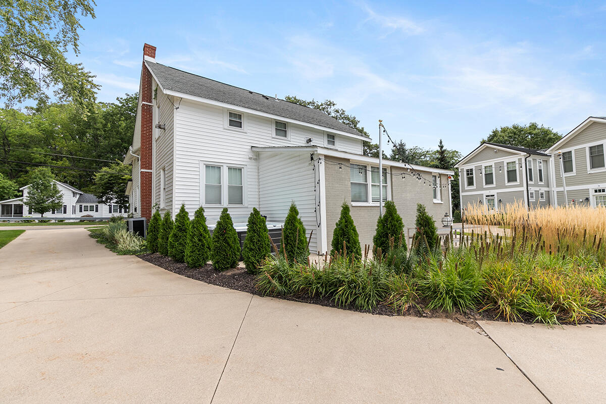 787 Lake Street 11