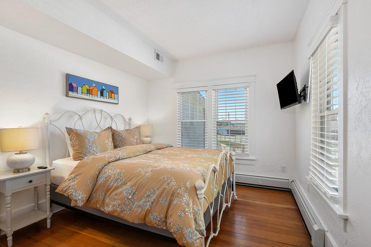 787 Lake Street 11