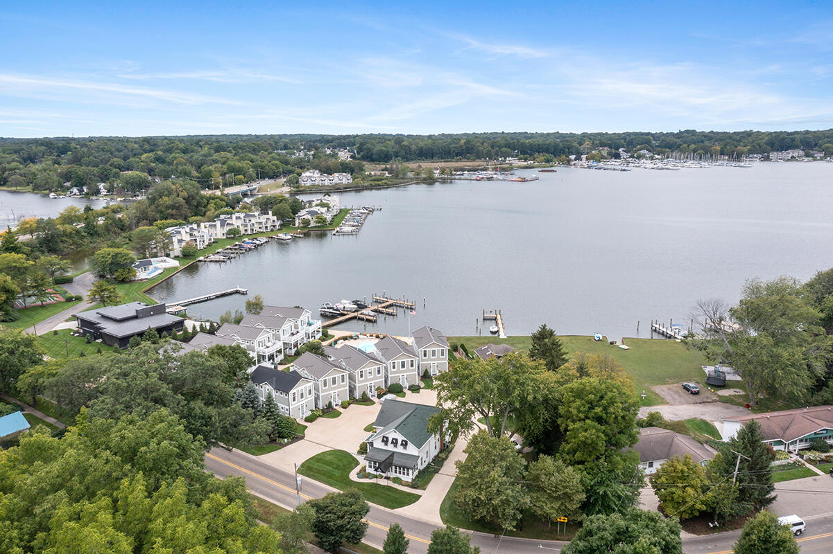 787 Lake Street 11