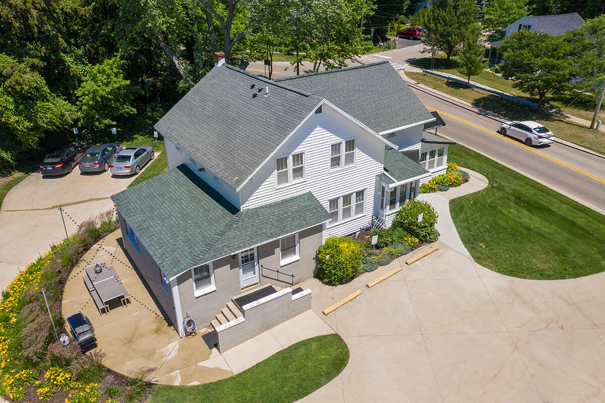 787 Lake Street 11