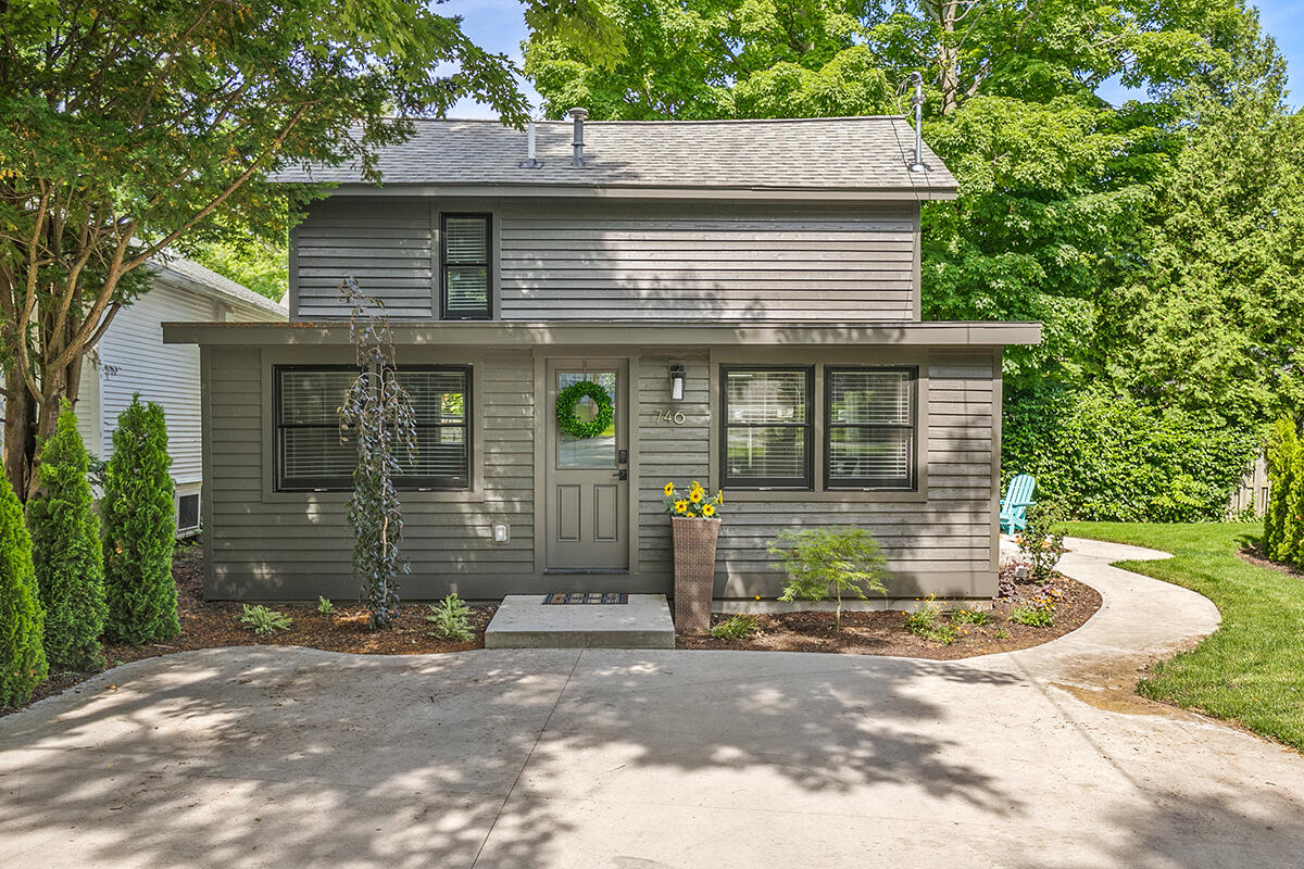 748 Holland Street