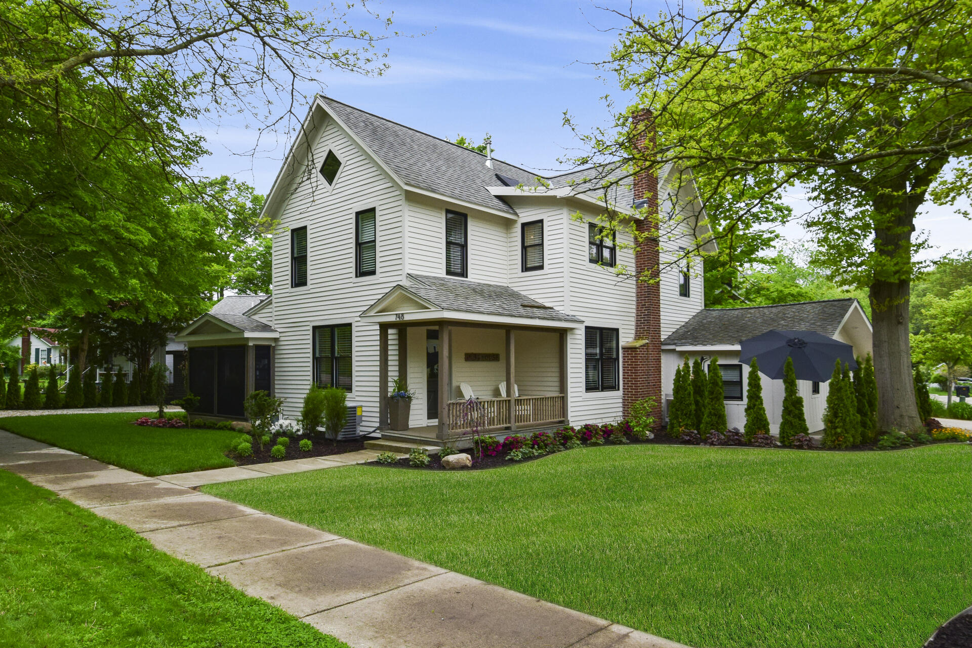 748 Holland Street