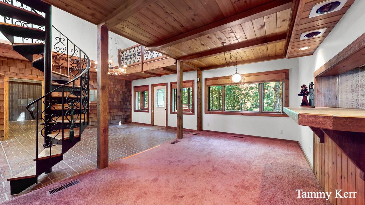 2450 Lakeshore Drive