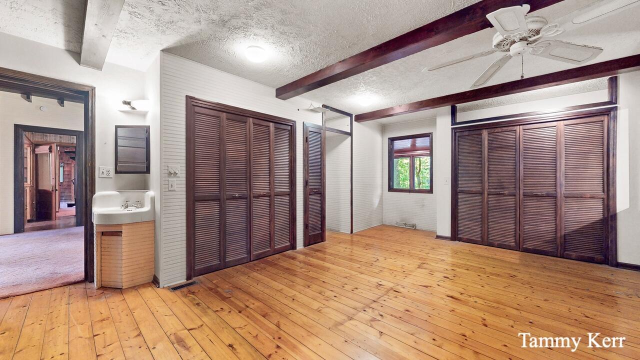 2450 Lakeshore Drive