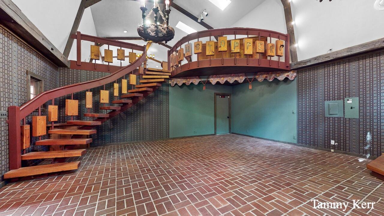 2450 Lakeshore Drive