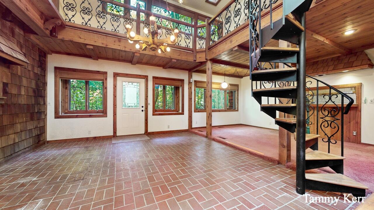 2450 Lakeshore Drive