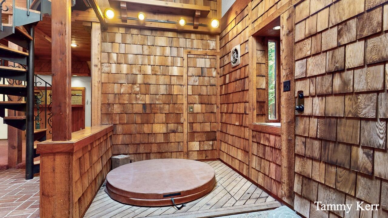 2450 Lakeshore Drive