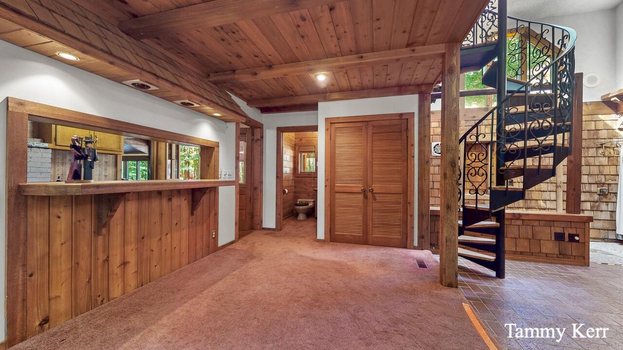 2450 Lakeshore Drive