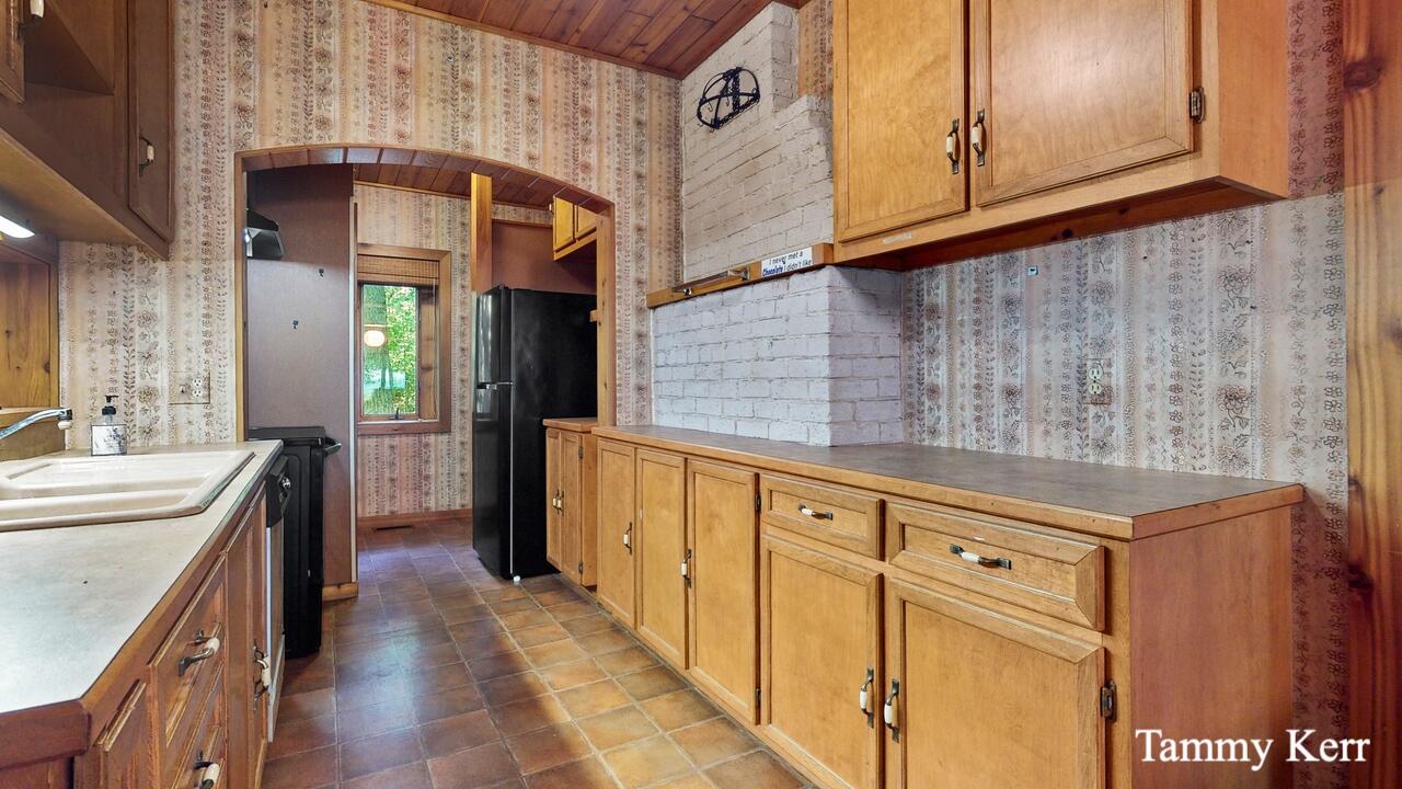 2450 Lakeshore Drive