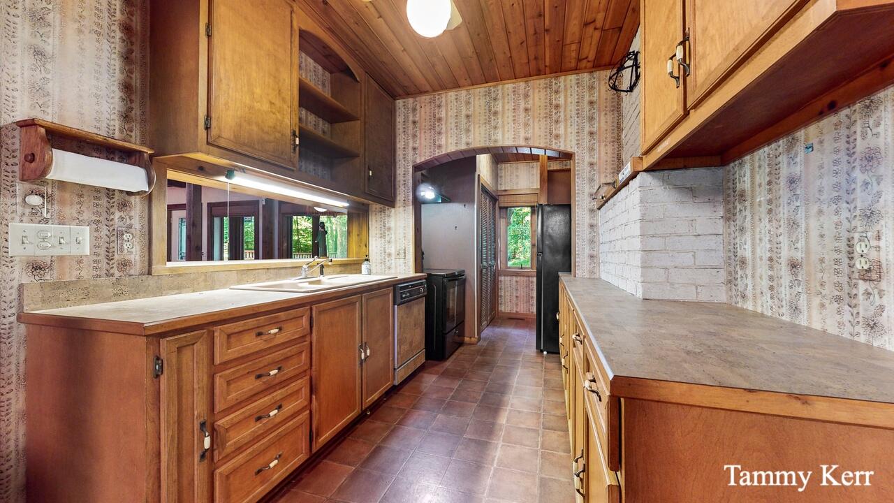 2450 Lakeshore Drive