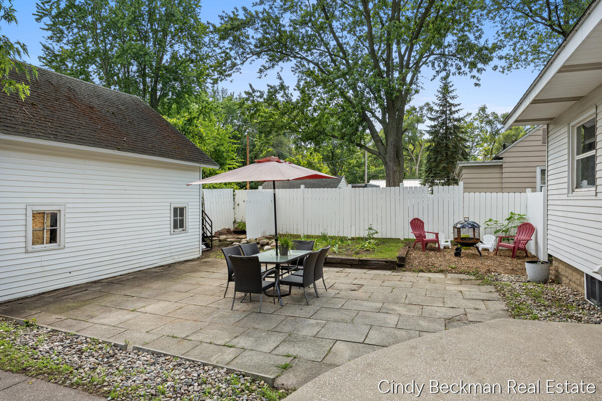 368 E 24th Street