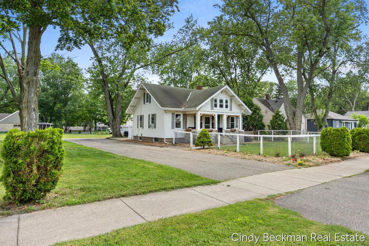 368 E 24th Street