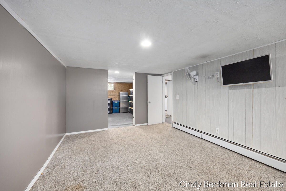 368 E 24th Street