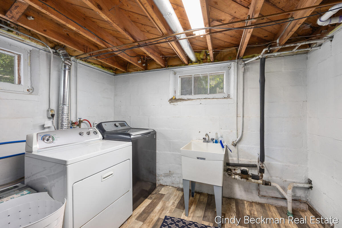 368 E 24th Street
