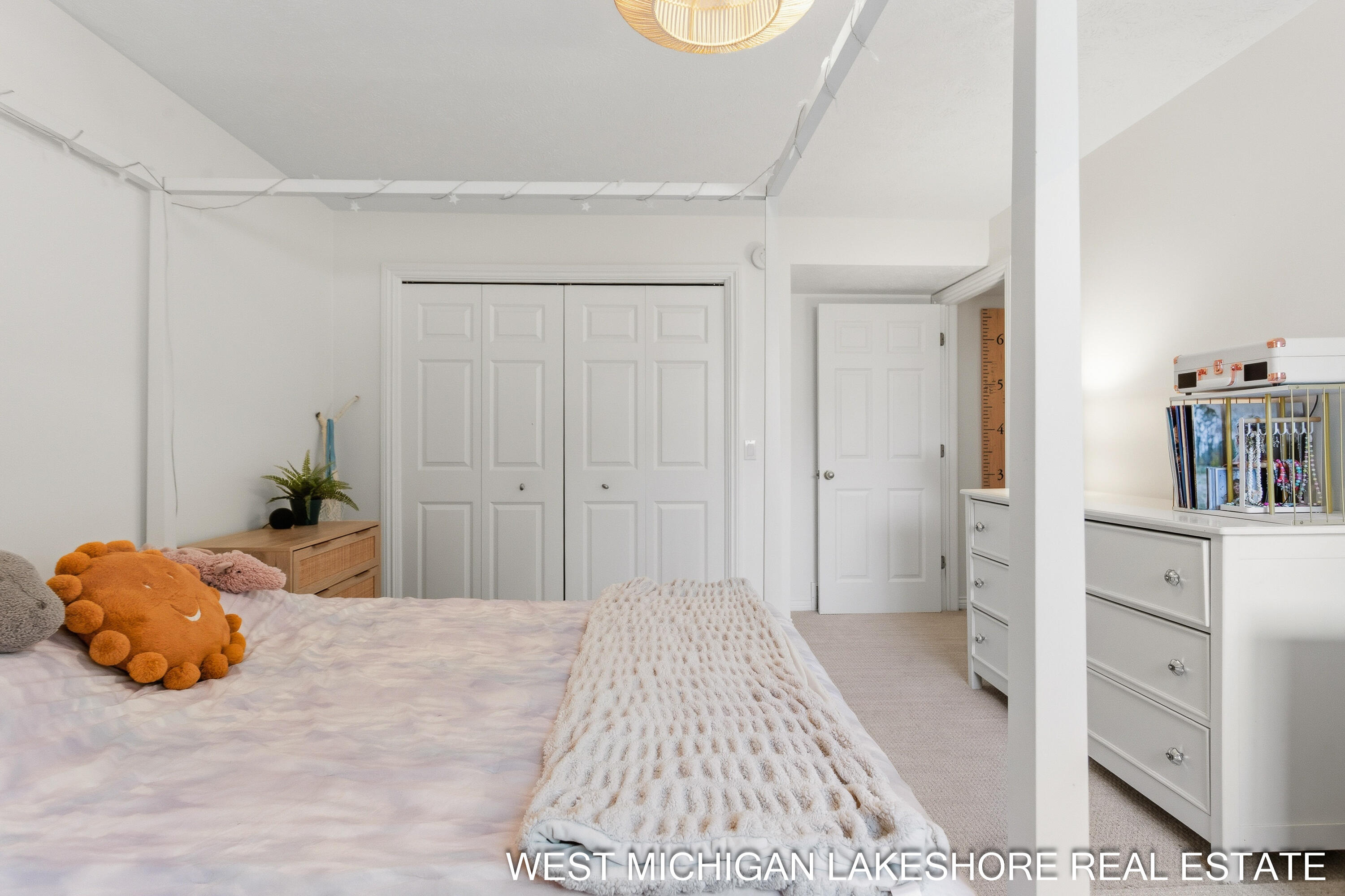 3260 Lorrimar Lane