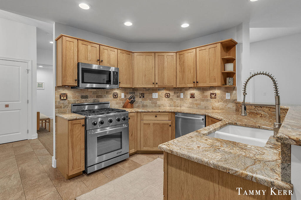 6934 Bendemeer Drive
