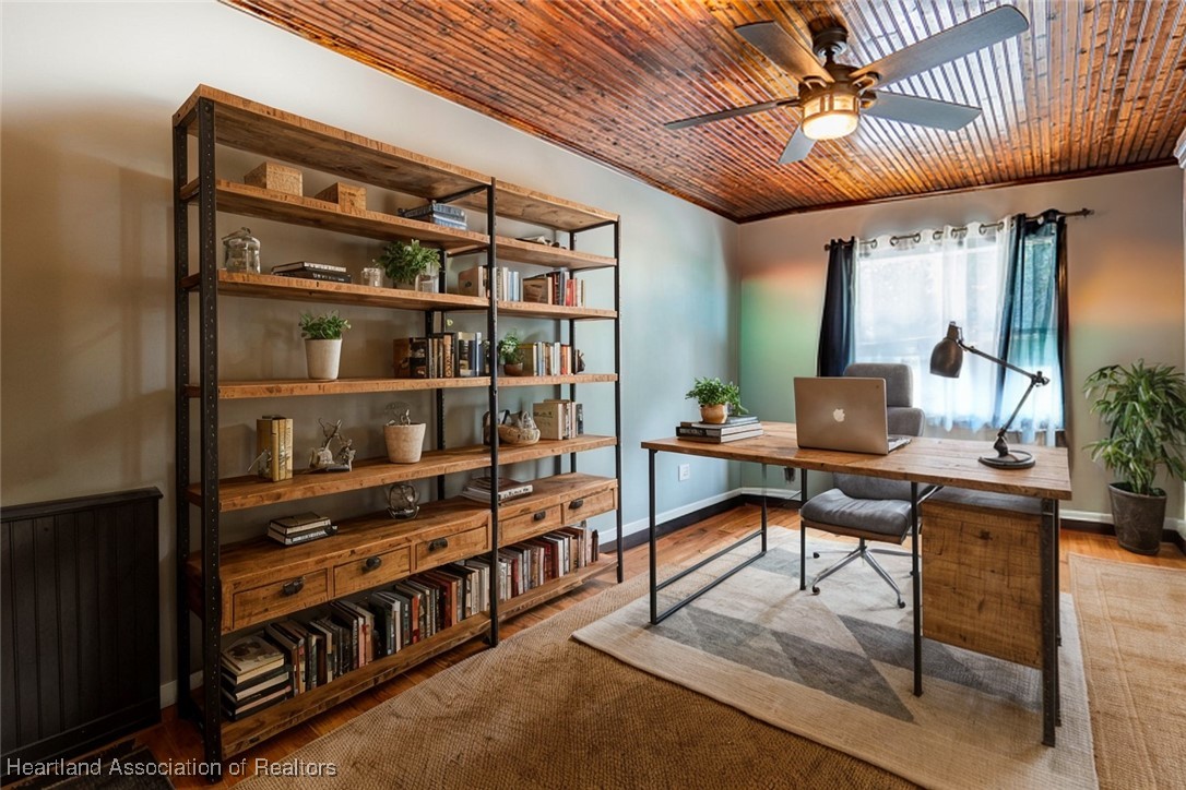 6827 County Road 17 S