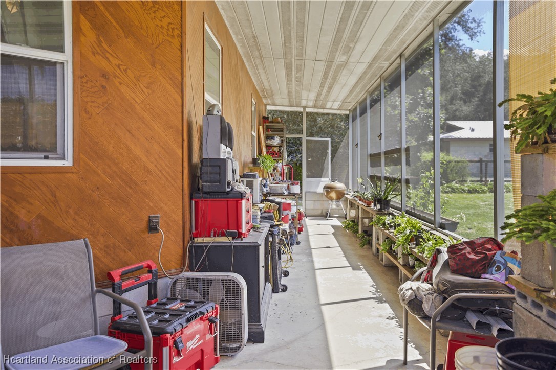 6827 County Road 17 S