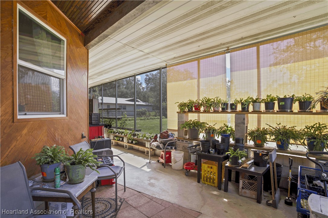 6827 County Road 17 S