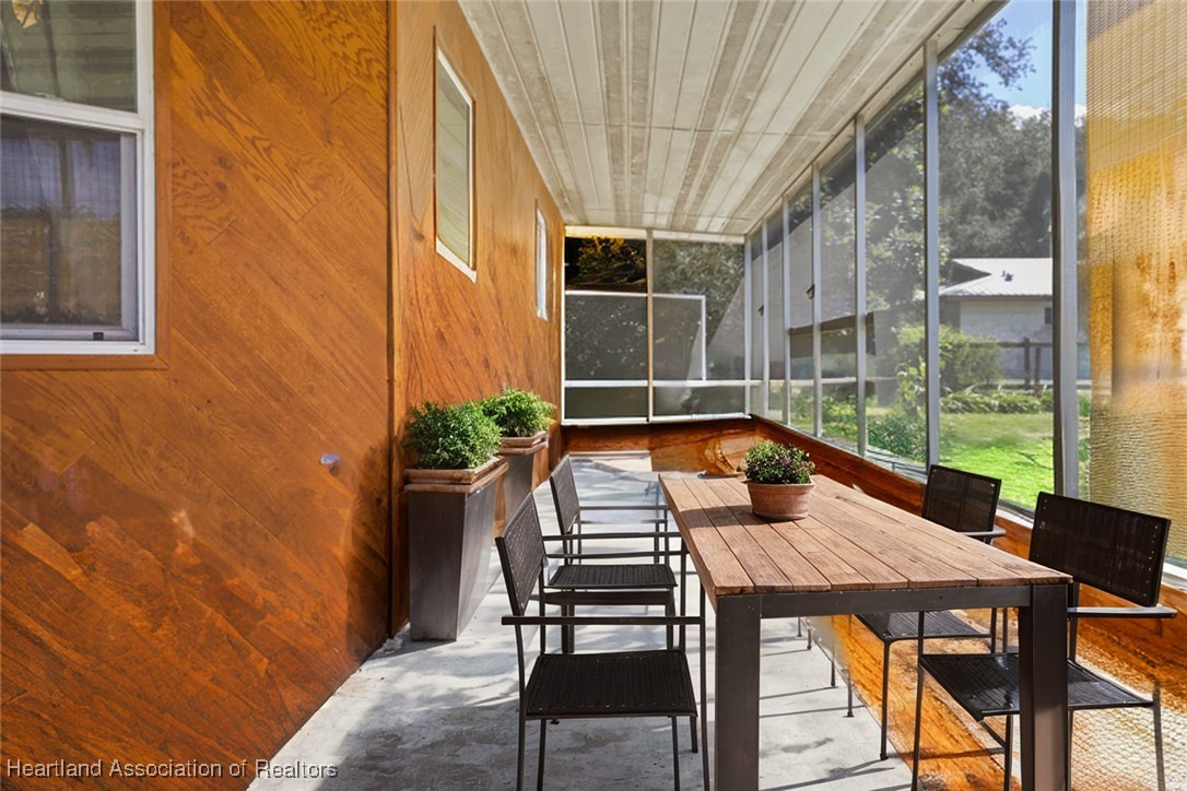 6827 County Road 17 S