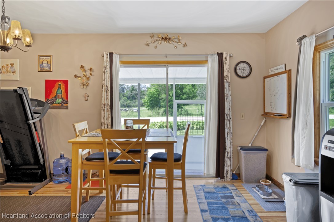 6827 County Road 17 S