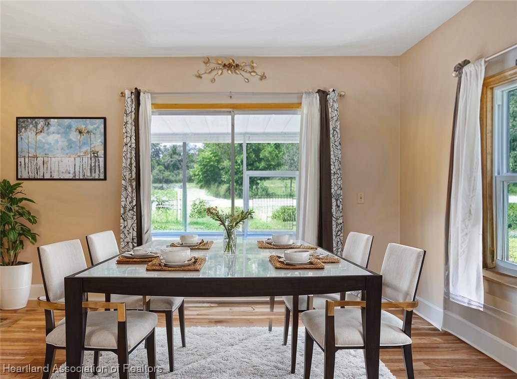 6827 County Road 17 S