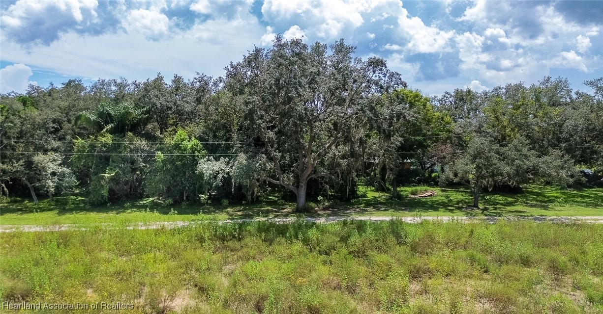 6827 County Road 17 S