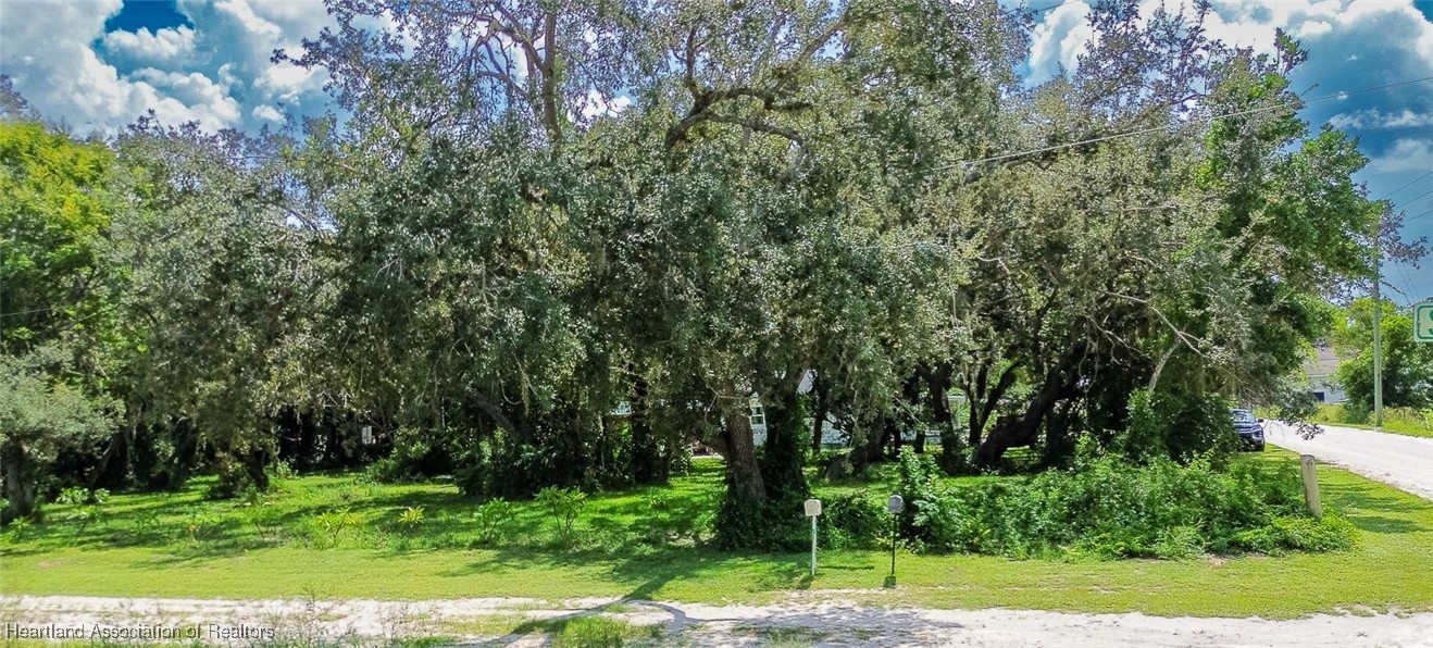 6827 County Road 17 S