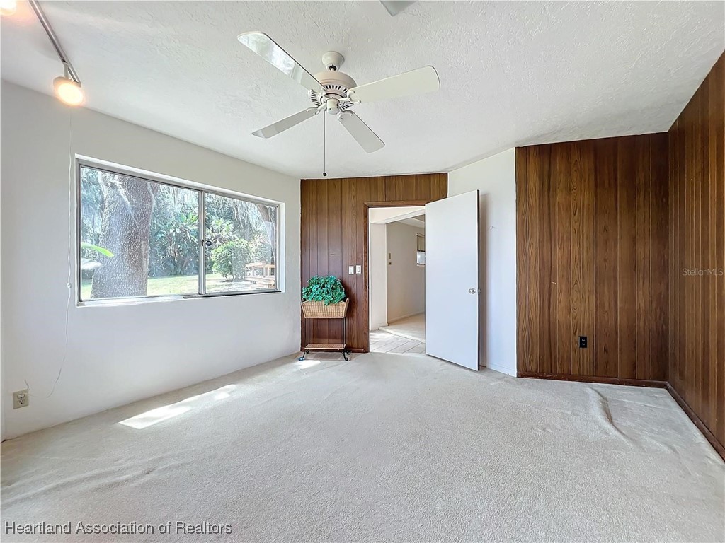 2332 State Road 17 N