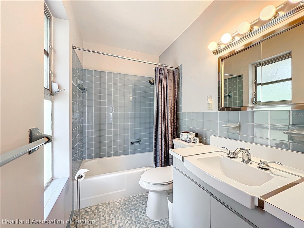 2332 State Road 17 N