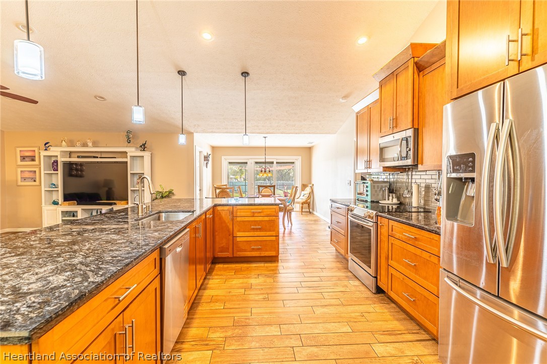 5900 Thunder Road