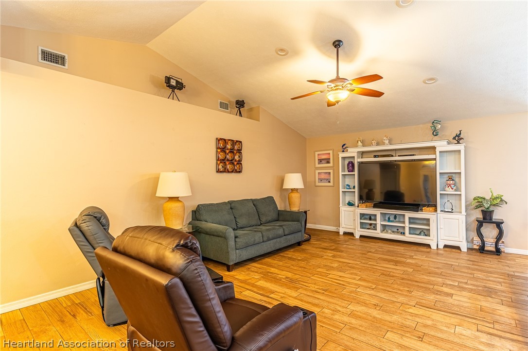 5900 Thunder Road