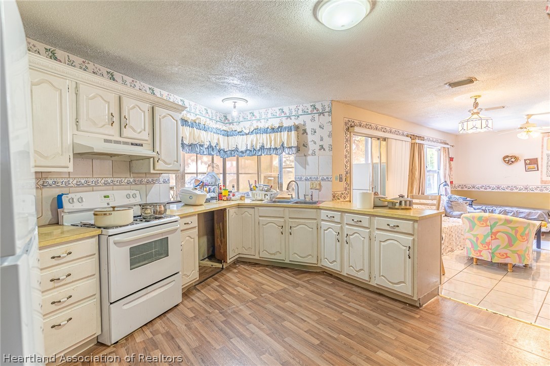 1318 Deer Park Court