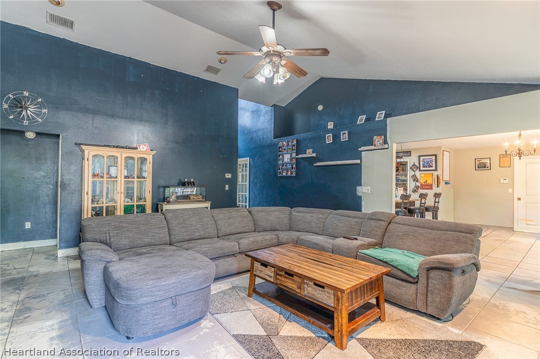 1019 Dearing Street