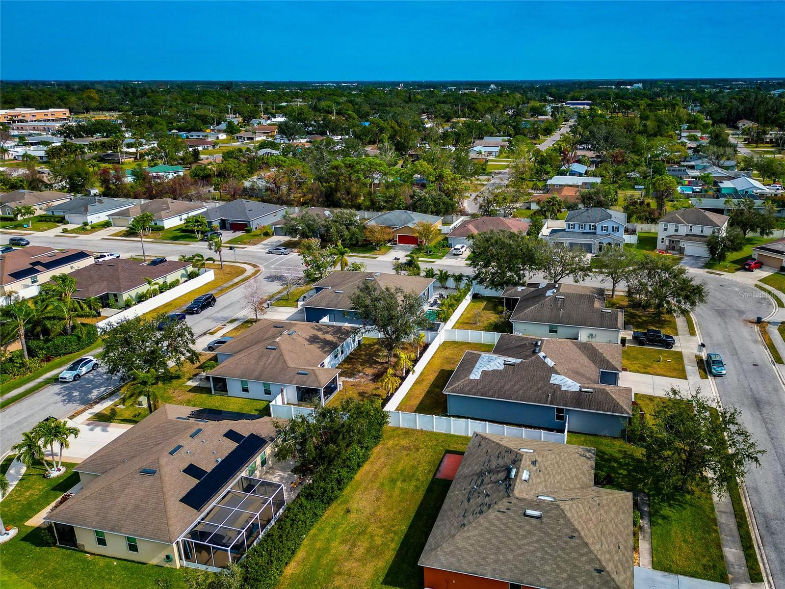 363 64TH AVENUE CIR E