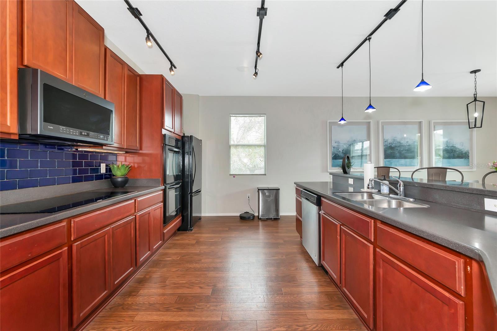 363 64TH AVENUE CIR E