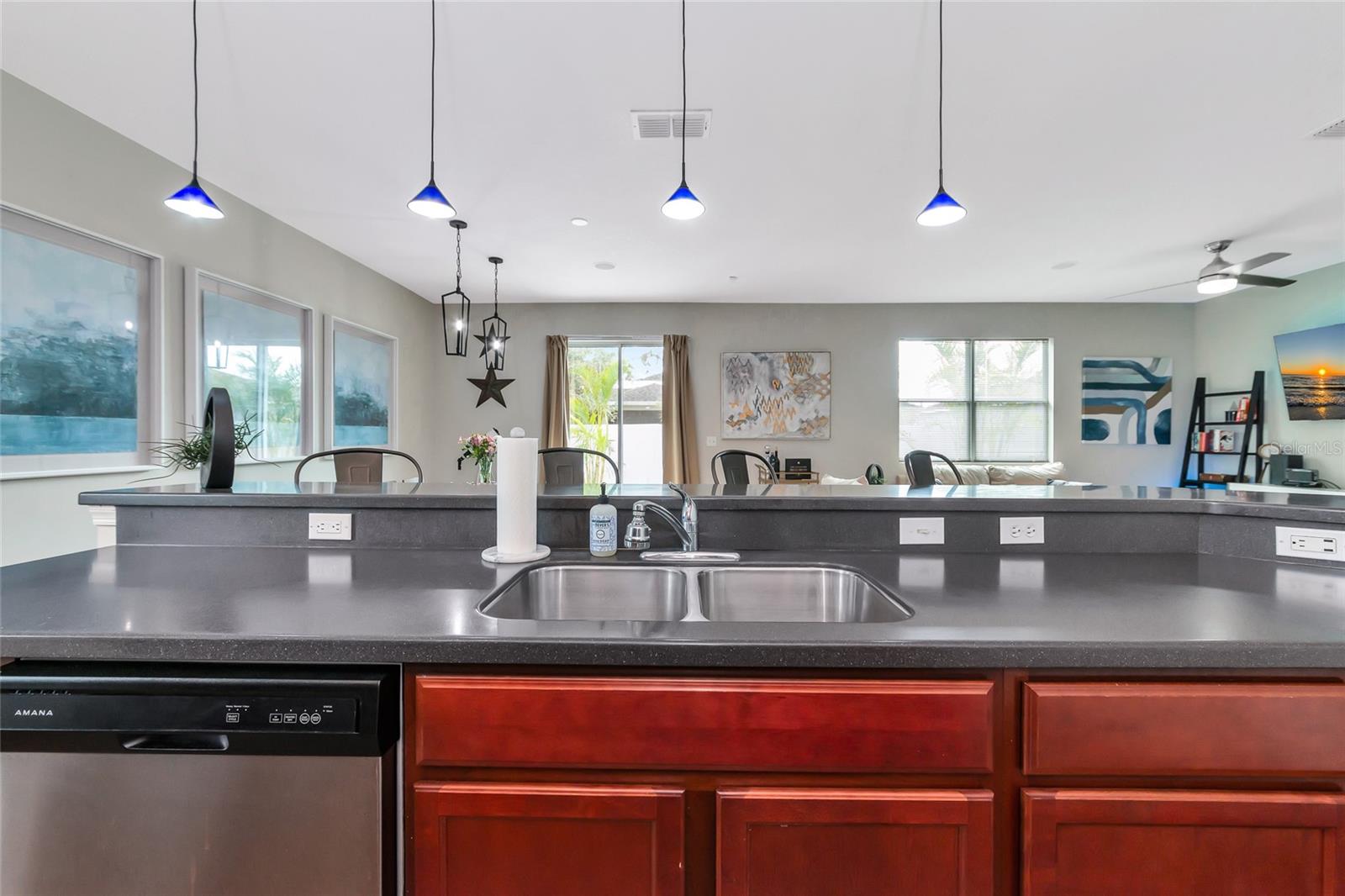 363 64TH AVENUE CIR E