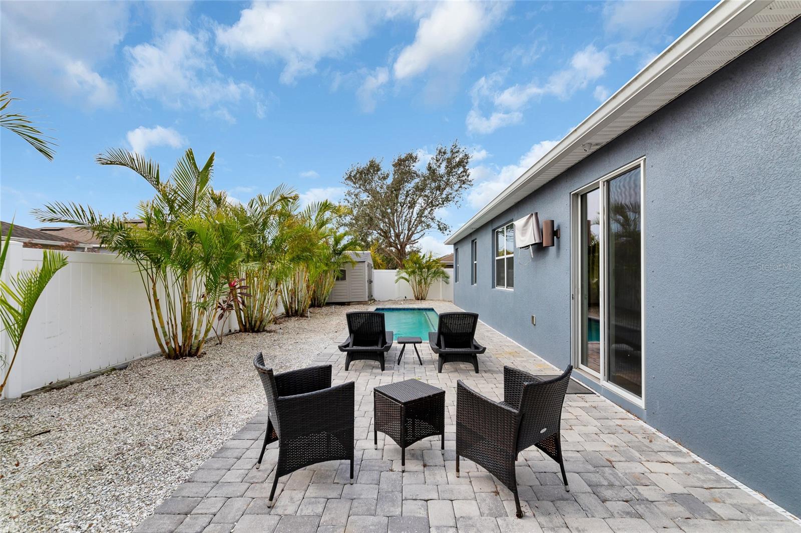 363 64TH AVENUE CIR E