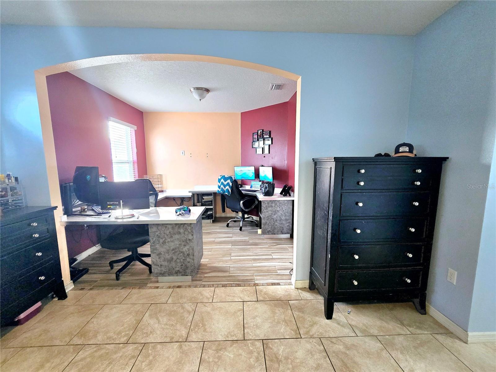 1109 BRENTON MANOR DR