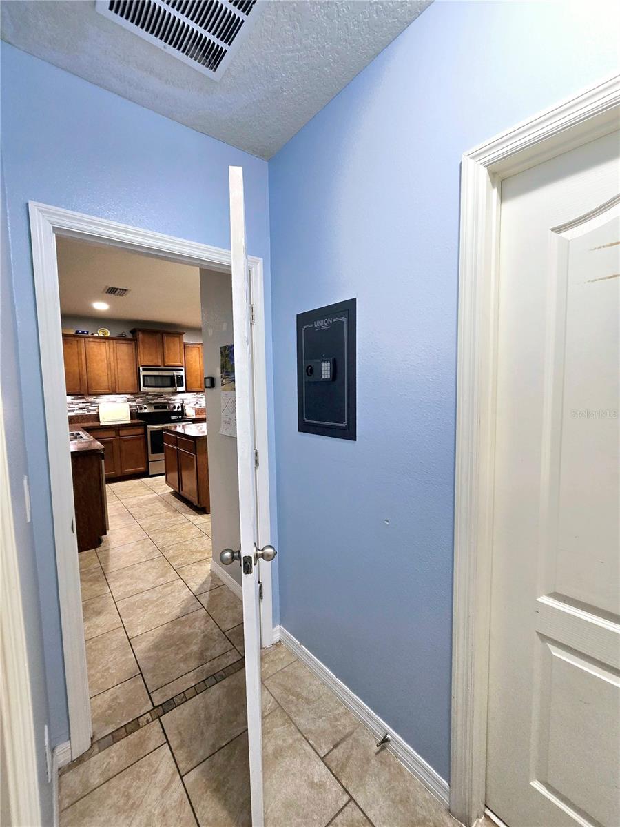 1109 BRENTON MANOR DR