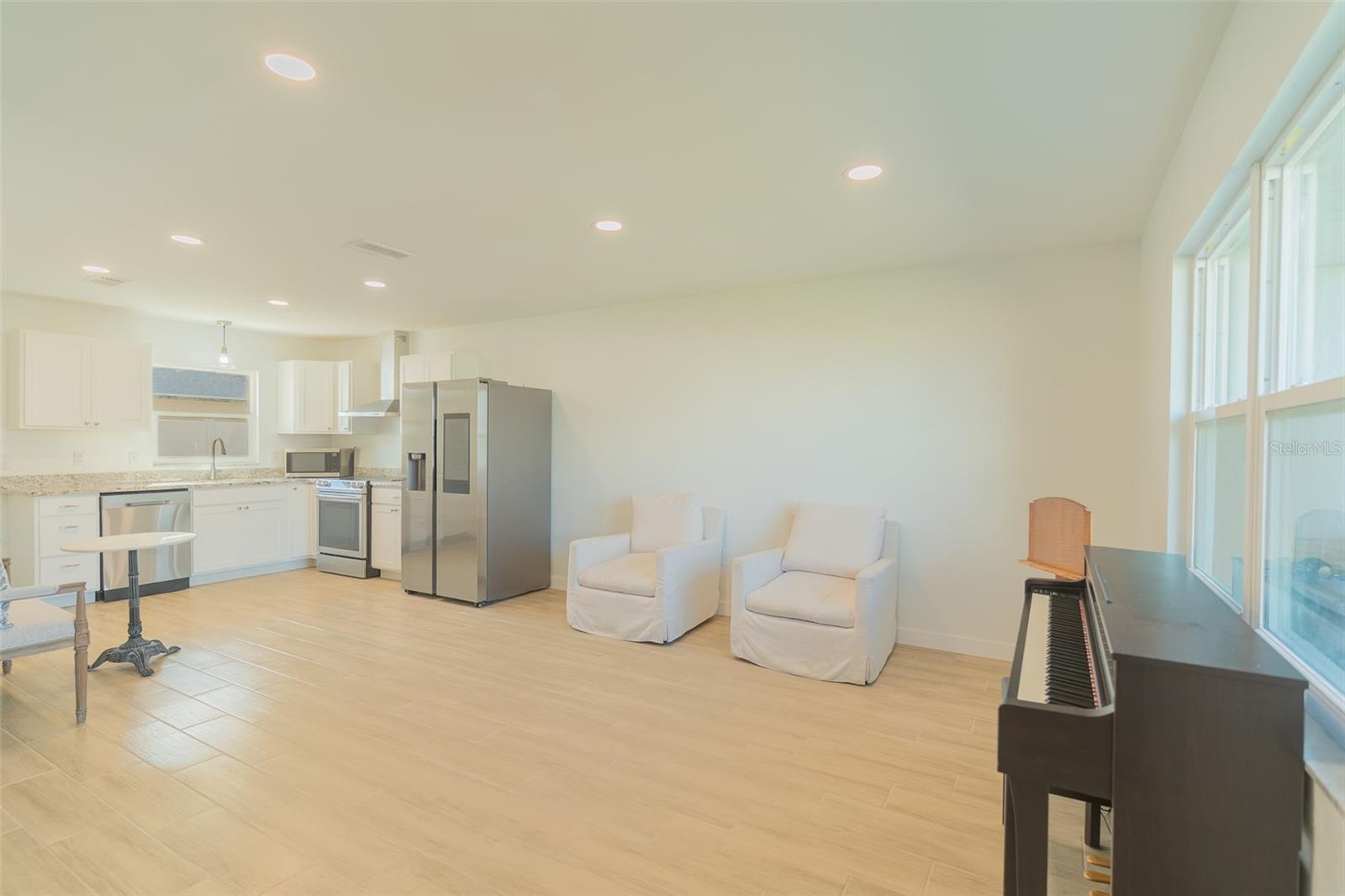 2319 W CANNON TER NW #1